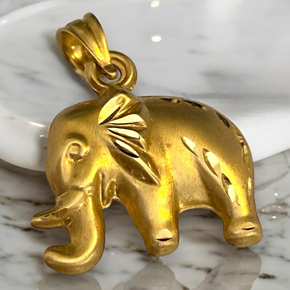 ***SOLD***Vintage 14k Yellow Gold 3D ELEPHANT Pendant Charm NICE!!